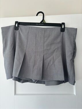 Abercrombie & Fitch Gray Pleated Mini Skort